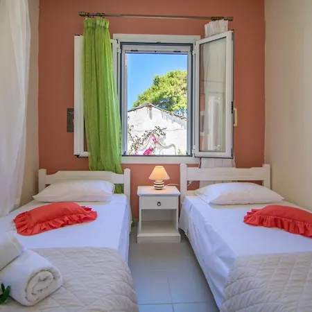 Dora'S Tsilivi Beach House A By 
