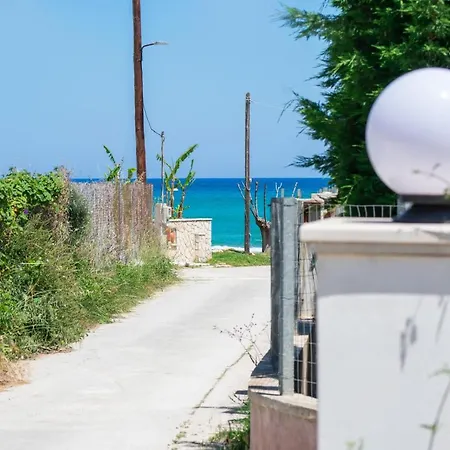 Dora'S Tsilivi Beach House A By 