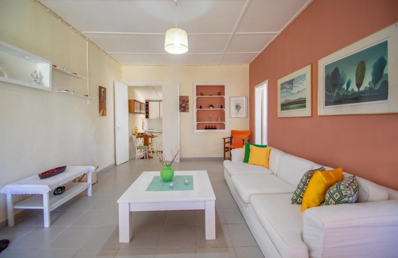 Dora's Tsilivi House A By 